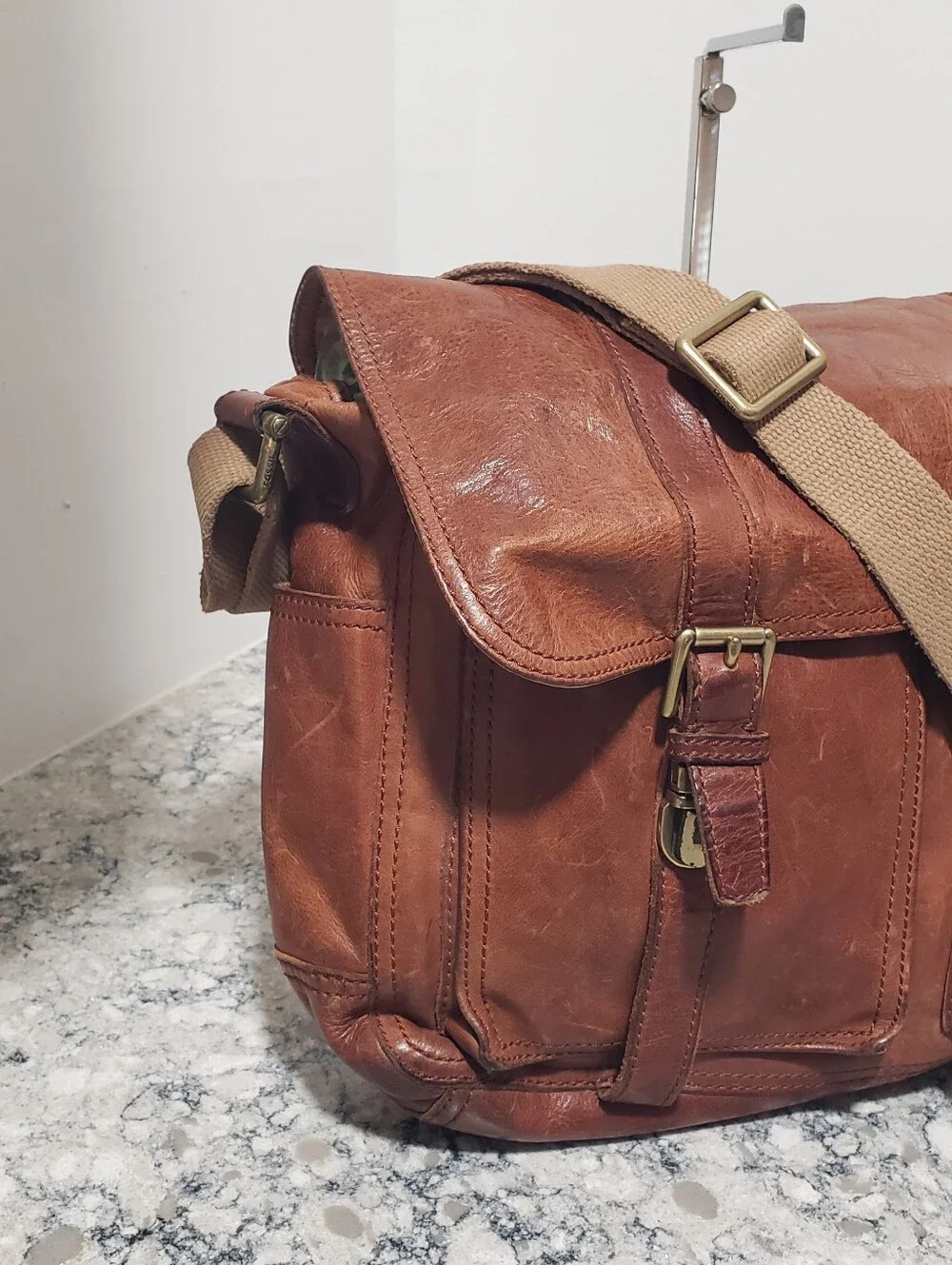 Fossil Vintage 'Estate' Brown Leather Messenger Shoulder Bag